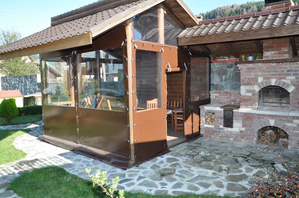 Cottage Smerekovyi Szkole Kültér fotó